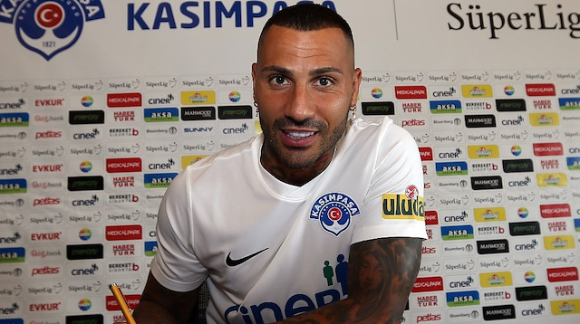 Quaresma, Beşiktaş'tan ayrıldıktan sonra Kasımpaşa'ya transfer olmuştu.