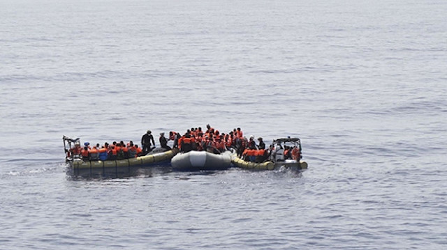 Tunus açıklarında göçmen teknesi battı.
