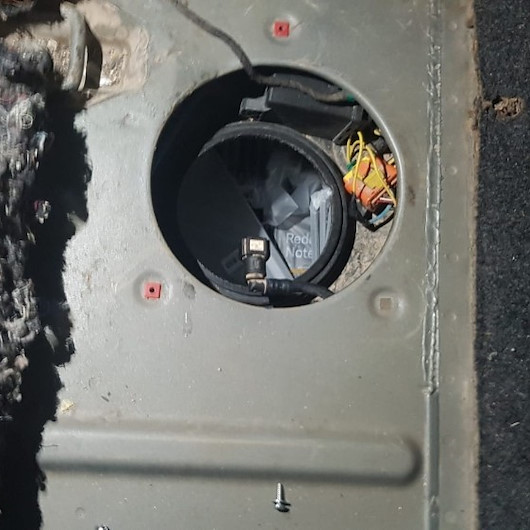 Adanada, aracın yakıt deposunda kaçak telefon ele geçirildi