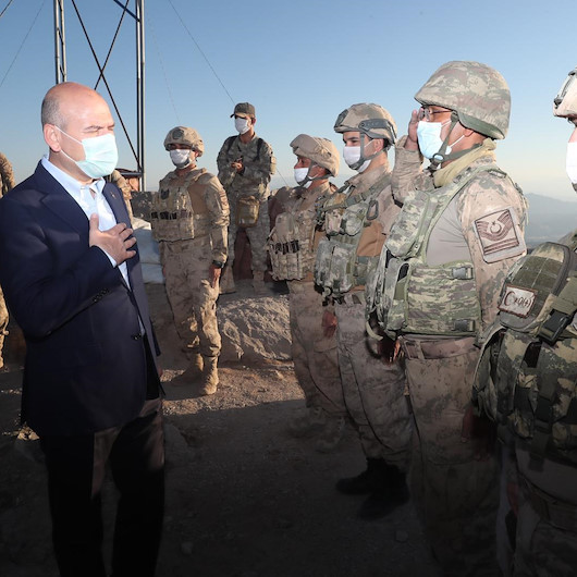 Bakan Soylu, Şırnakta askerlerle bayramlaştı