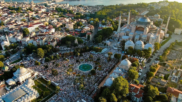 Ayasofya’da ilk bayram namazı drone ile görüntülendi