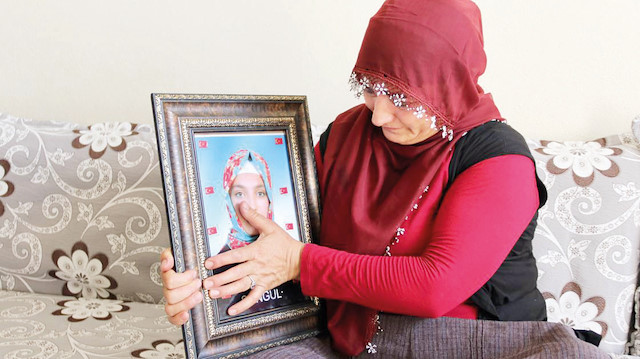 Anne Fatma Akkuş, kızı Songül’ün yolunu gözlüyor.