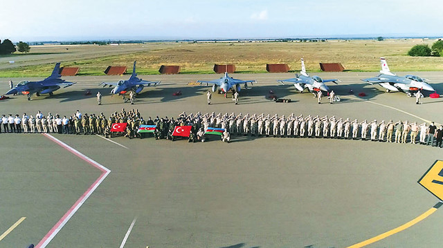 Türk F-16 uçakları Azerbaycan’a geldi. 