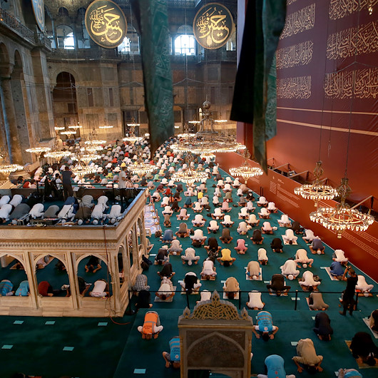 Ayasofya-i Kebir Cami-i Şerifinde 86 yıl sonra ilk bayram namazı kılındı
