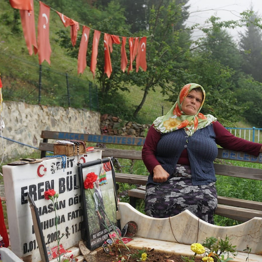 Eren Bülbülün annesinden İmamoğluna: Oğlum 3 yıl önce şehit oldu niye hiç arayıp sormadı?