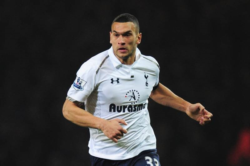 Steven Caulker Tottenham forması giyerken