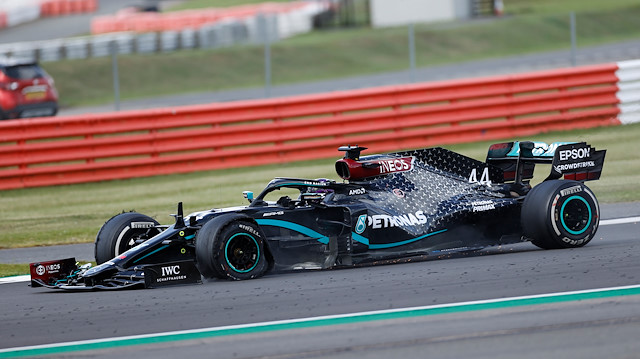 Büyük Britanya Grand Prix'sinde Mercedes takımının Büyük Britanyalı pilotu Lewis Hamilton birinci oldu.