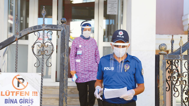 Erzurum’da salgın ile mücadele için “çat kapı” ekibi kuruldu. 