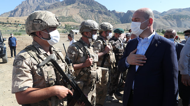 وزير الداخلية التركي يهنئ مسؤولي الأمن في عفرين بمناسبة العيد