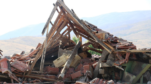 Pütürge’deki 5,2’lik depremde 6 ev ağır hasar aldı.