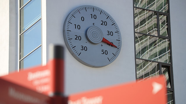 File photo: A thermometer mounted on a wall of the headquarters of the United Nations Framework Convention on Climate Change (UNFCCC) shows a temperature of 40 Celsius degrees in Bonn, Germany July 31, 2020. REUTERS/Wolfgang Rattay

