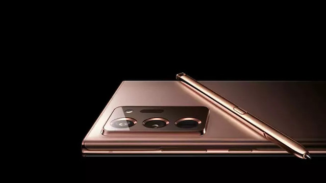 Samsung Rusya'dan gelen görüntü telefon hakkında fikir veriyor.