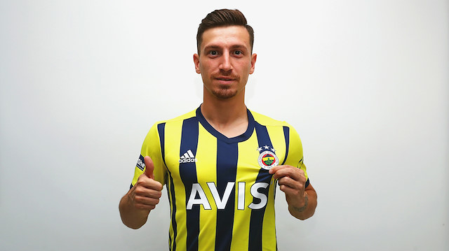 Mert Hakan Yandaş, Fenerbahçe'nin yeni formasıyla.