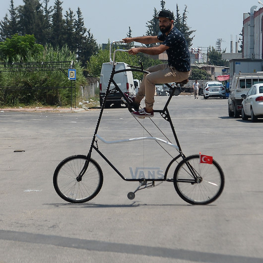 Koronavirüsten korunmak için koronasiklet üretti