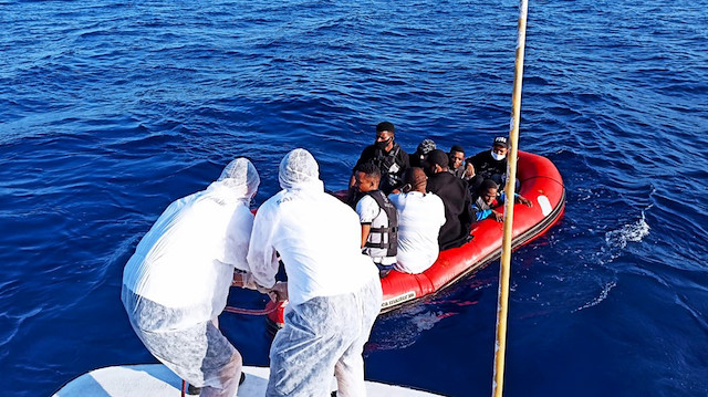 خفر السواحل التركي ينقذ 9 من طالبي لجوء أعادتهم اليونان