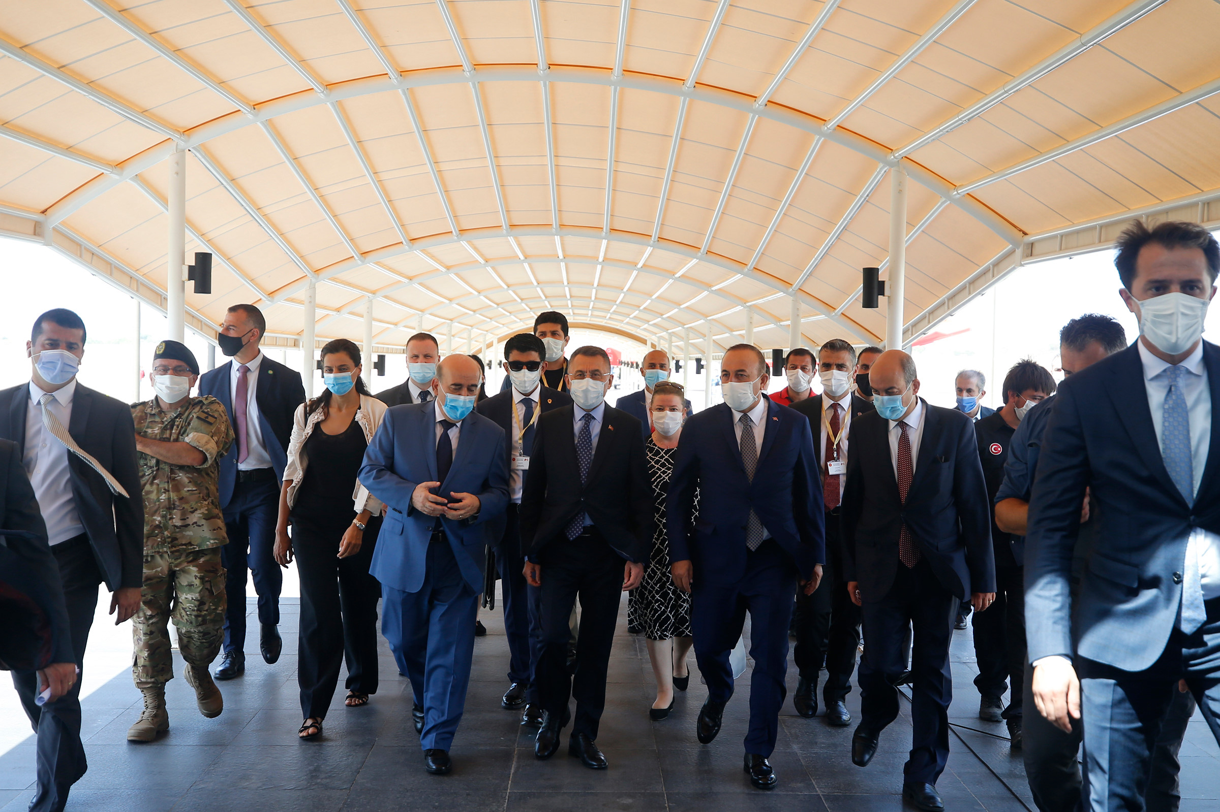 Fuat Oktay ile Mevlüt Çavuşoğlu Lübnan'da resmi ziyarette bulundu.