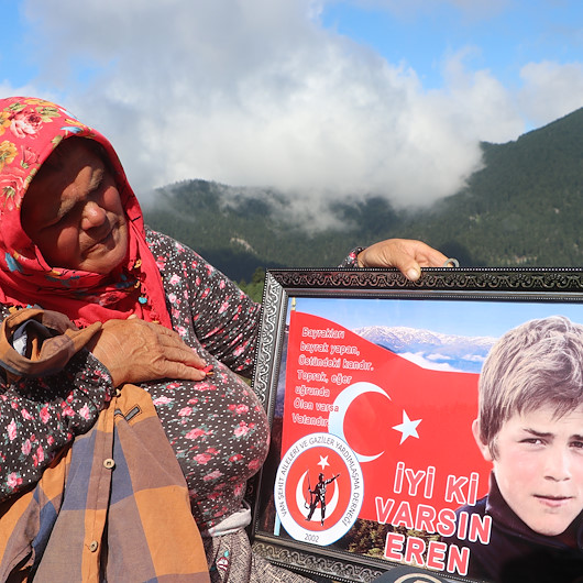 Şehit Eren Bülbülün annesi anlattıklarıyla yürekleri dağladı: Kapıyı kitlemeyin Eren gelecek...