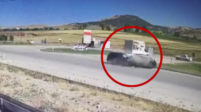 Amasya'daki ölümlü trafik kazası güvenlik kamerasında
