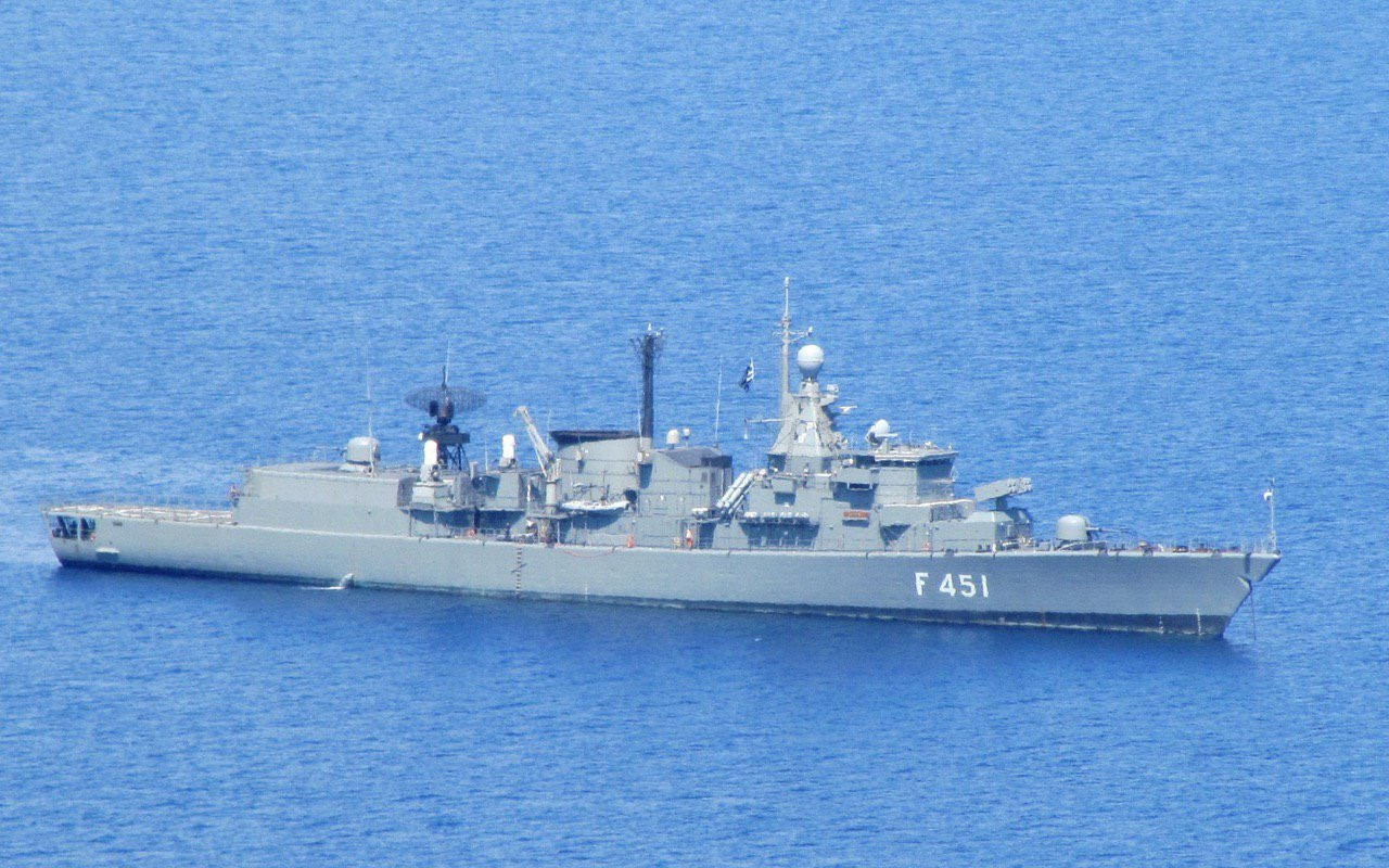F-451 kodlu Yunan fırkateyni Limnos bakıma götürüldü.
