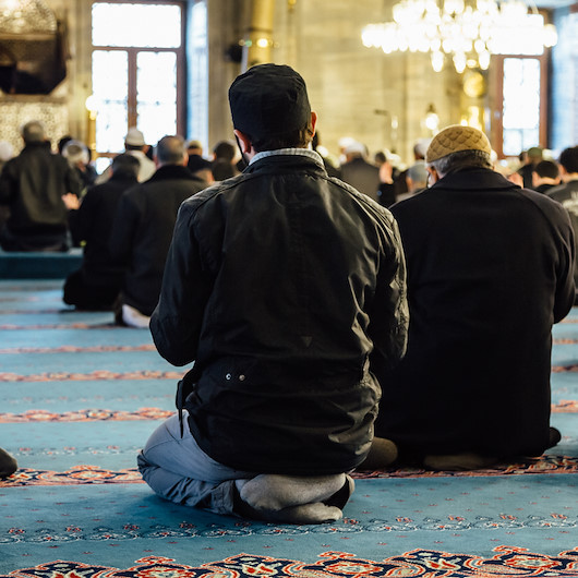 Namaz nasıl kılınır? Sabah, öğle, ikindi, akşam, yatsı namazı kaç rekattır?