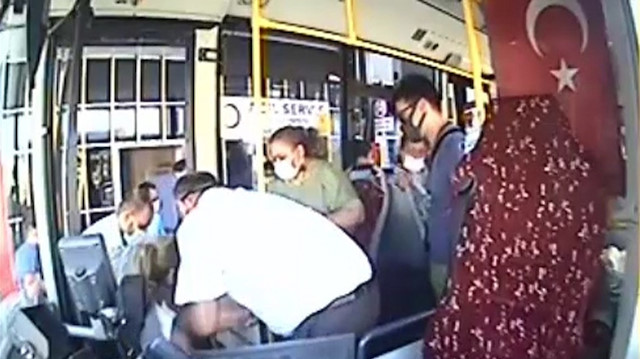 Mersin'de otobüs şoförü fenalaşan yolcuyu hastaneye yetiştirdi