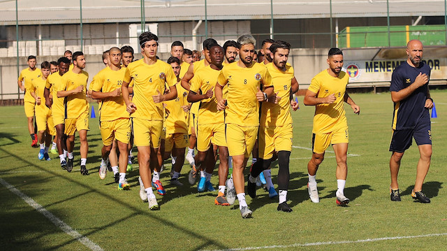 TFF 1. Lig ekiplerinden Menemenspor'da 10 kişinin koronavirüs testi pozitif çıktı