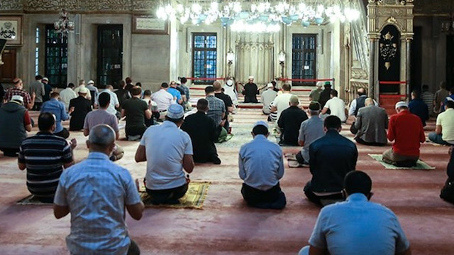 Cemaatle Namaz Kilmak Farz Mi Sunnet Mi Sevabi Nedir