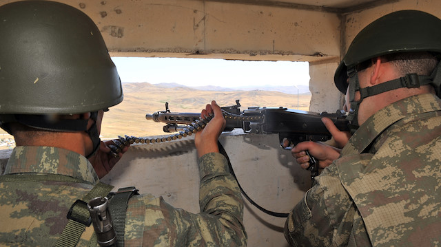 Zeytin Dalı bölgesinde 5 PKK/YPG'li terörist gözaltına alındı.

