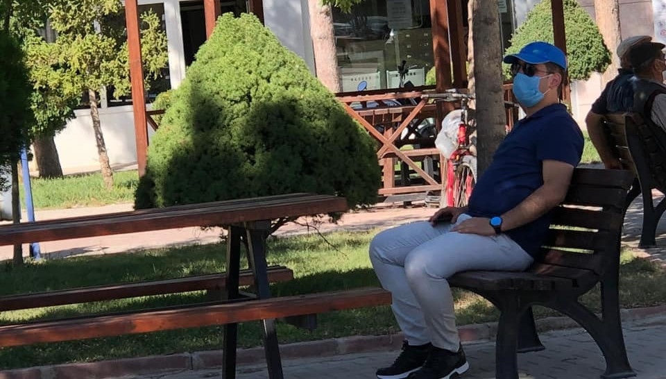 Kaymakam Yasin Şahin, esnafın ve vatandaşların tedbirlere uyup uymadığını kontrol etti.
