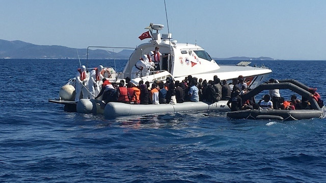 Ölüme terk edilen 125 göçmeni Türk sahil ekipleri kurtardı