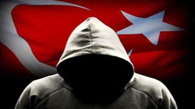 Türk hackelar ülkedeki resmi kurumların internet sitelerini ele geçirdi.