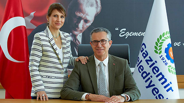 CHP'li Gaziemir Belediye Başkanı Halil Arda ve eşi Emir Arda.