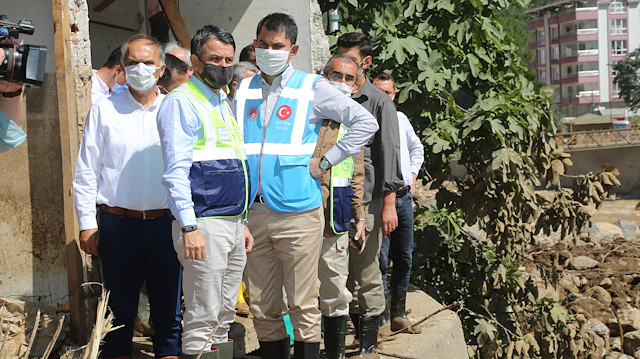Tarım ve Orman Bakanı Bekir Pakdemirli ile Çevre ve Şehircilik Bakanı Murat Kurum felaket bölgesinde incelemelerde bulundu.