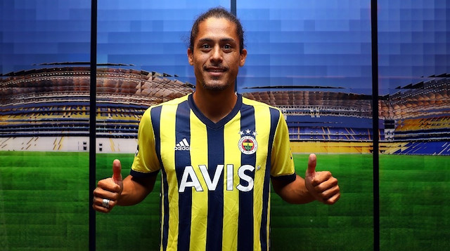 Lemos, Fenerbahçe ile 3 yıllık sözleşme imzaladı.