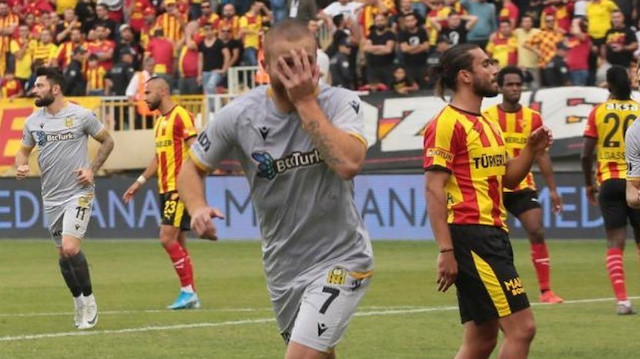 Geçen sezon Yeni Malatyaspor ile 28 maça çıkan Gökhan, 2 gol atıp, 5 de asist yaptı.