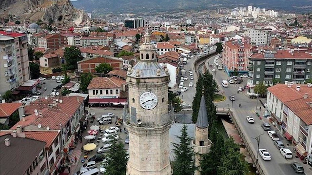 أبراج الساعة.. قلائد تاريخية تزيّن المدن التركية