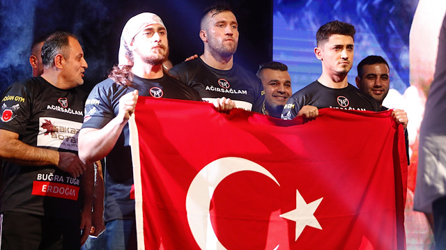 Dünya Ağır Siklet Muay Thai şampiyonu Buğra Tugay Erdoğan, Türkiye tarihinde bu alanda ilk kez altın madalya kazanan isim olmuştu.