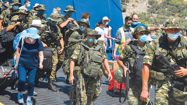 Kameralar önünde asker sevkiyatı yapan Yunanistan’ın Rodos’a da asker sevk ettiği iddia ediliyor.