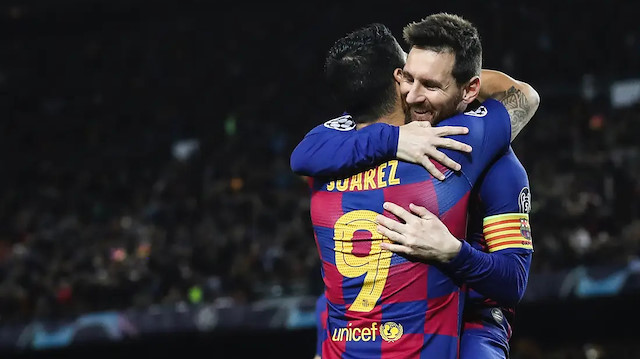 Luis Suarez ve Lionel Messi, golden sonra sevinçlerini yaşıyor.
