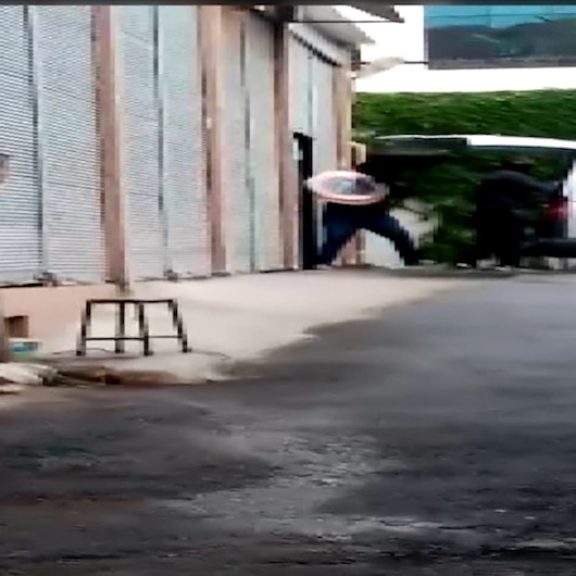 Esnafın gözü önünde bakır atölyesini böyle soydular