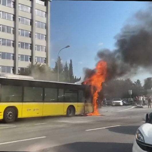 Bostancıda alev alan otobüs paniğe neden oldu