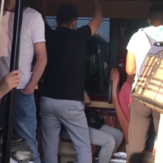 Esenyurtta balık istifi yolcu taşımacılığı: Minibüsten 12 kişi yerine 24 kişi çıktı