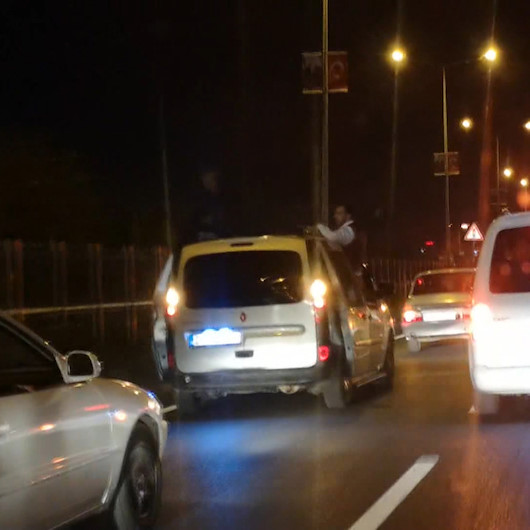 Ne yasak tanıdılar ne korona virüs: Diyarbakırdaki düğün konvoyu kamerada