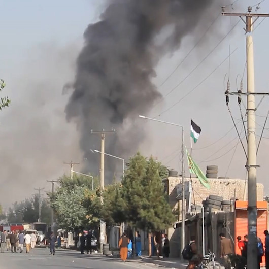 Afganistan Cumhurbaşkanı Yardımcısının aracına bombalı saldırı