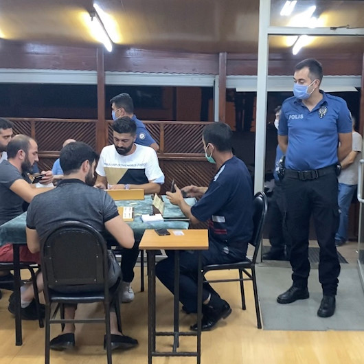 Kahvehanedeki 25 kişiye 78 bin 750 lira para cezası kesildi