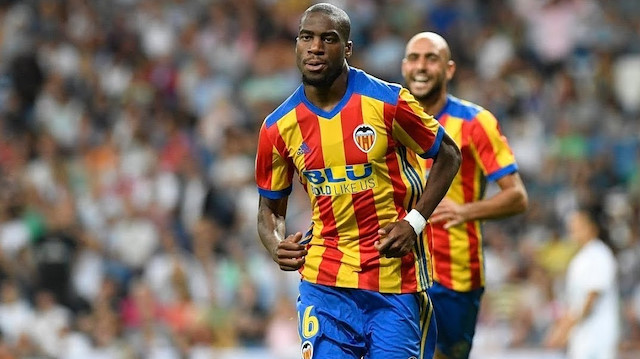 Kondogbia, Valencia formasıyla çıktığı 99 maçta 7 gol atarken, 6 da asist kaydetti.