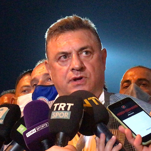 Hasan Kartal maç sonu hakeme isyan etti: Böyle hakem mi olur?