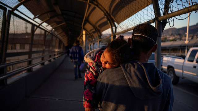 Yüzlerce göçmen çocuk sınır dışı edildi.