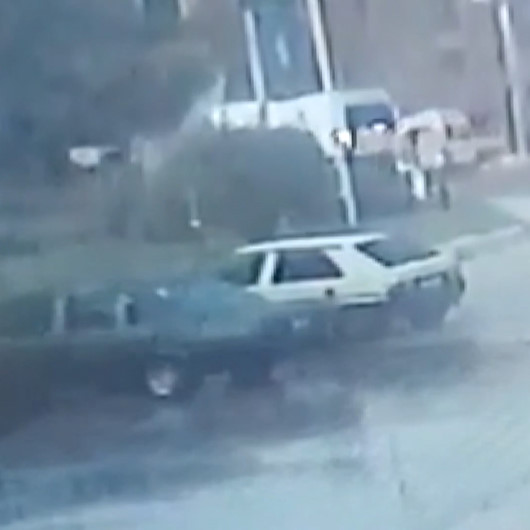 Otomobille minibüs kafa kafaya çarpıştı: 2 ölü, 2 yaralı