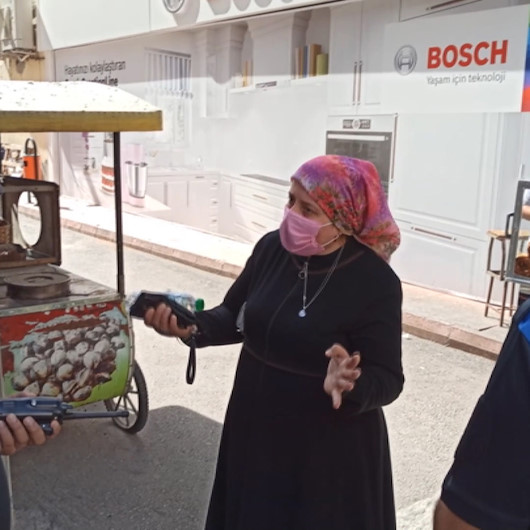 Pişkin kadın polisi çileden çıkardı: Meydan dayağı mı atacaksınız? Karakola götürüp alay mı edeceksiniz?